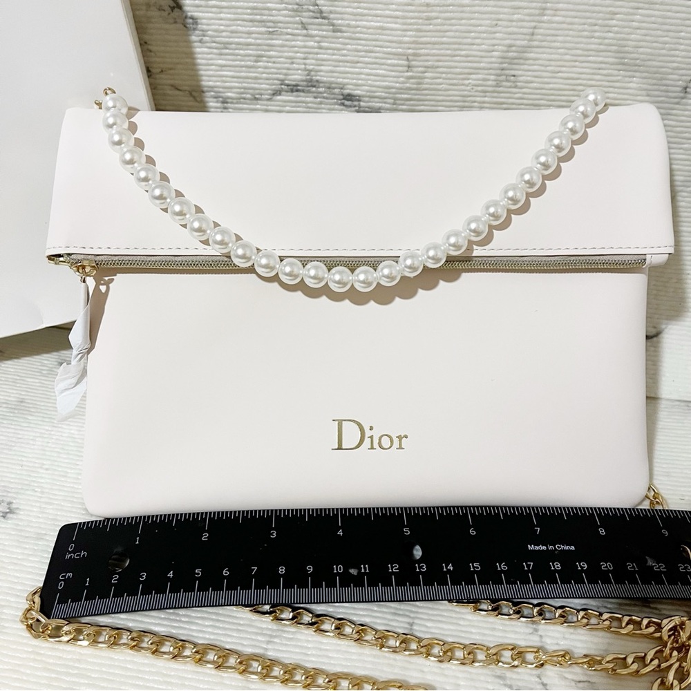 Dior Beauty Beige Faux Leather Bag - Picture 14 of 15